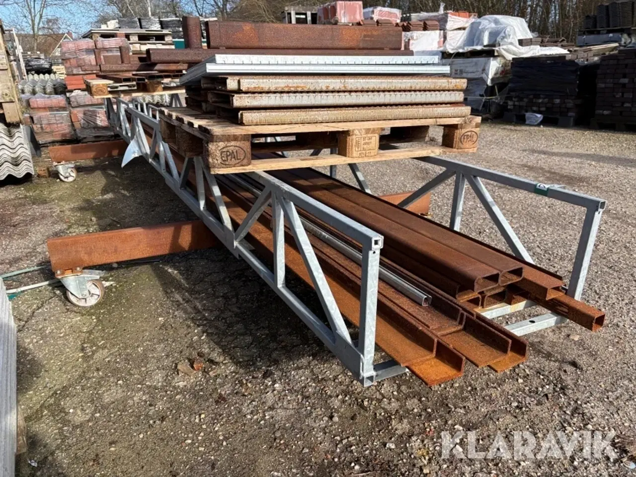 Billede 3 - Jern seng med hjul inklusiv jernprofiler