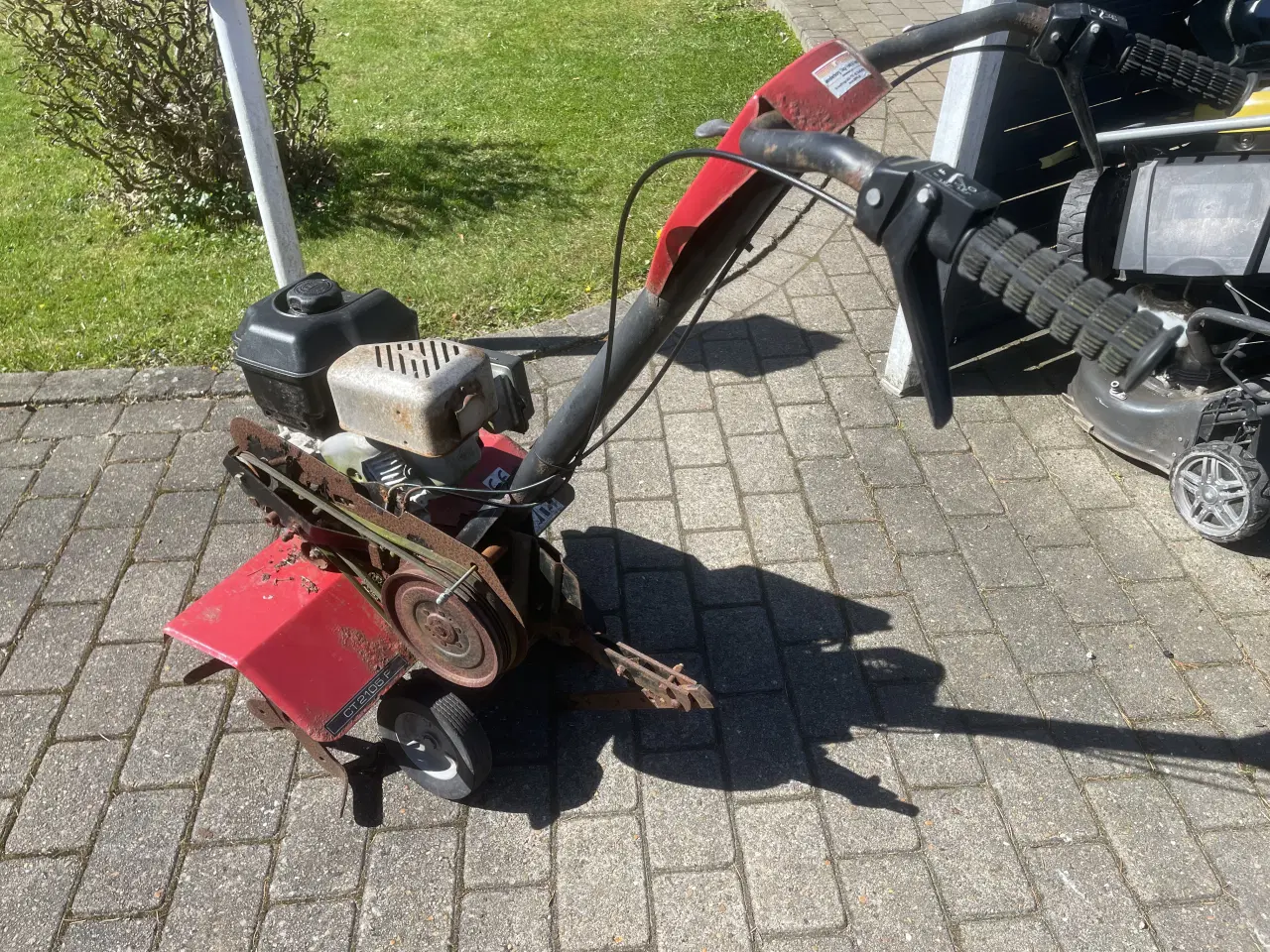 Billede 1 - Jonsered havefræse