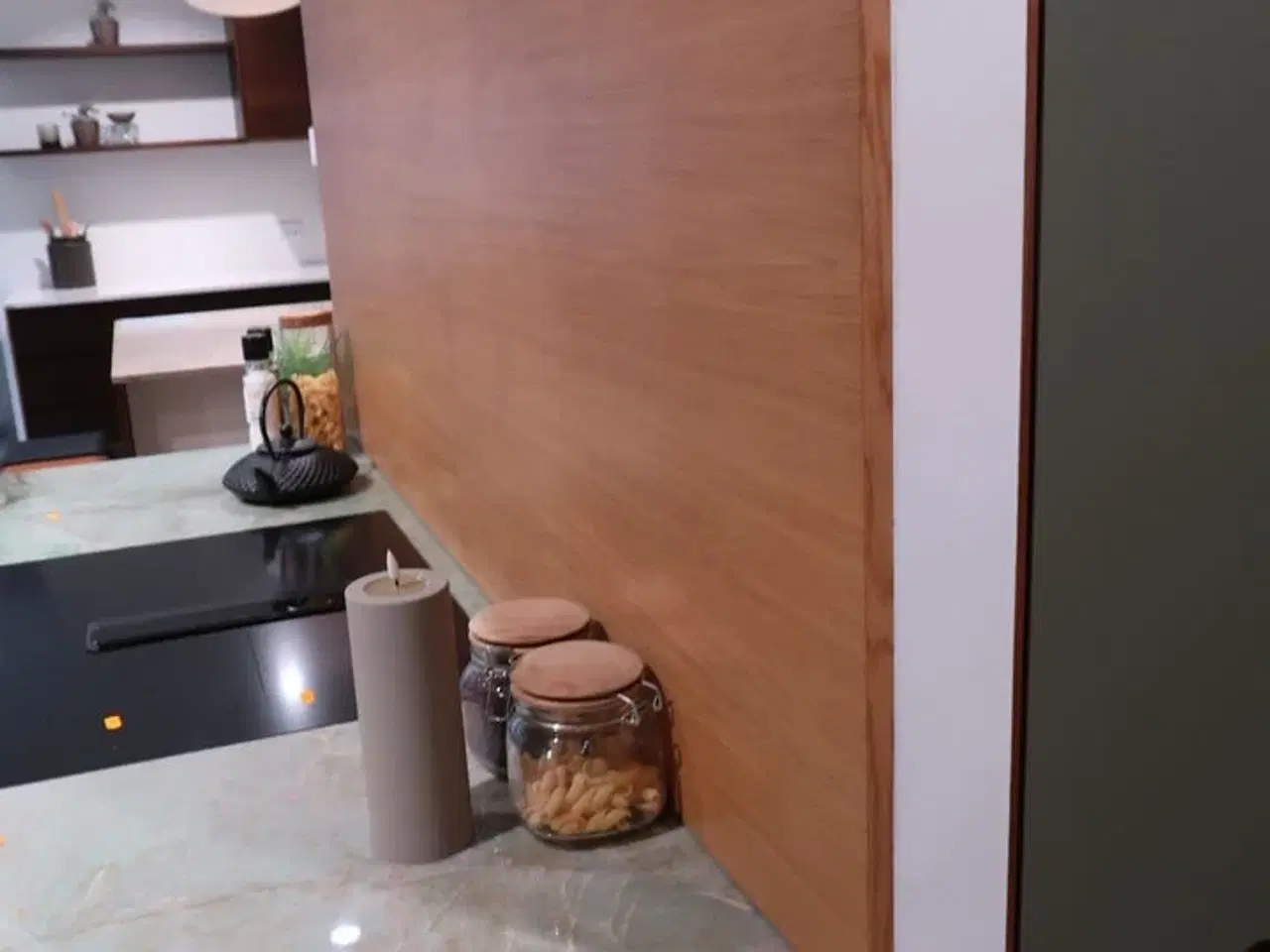 Billede 7 - Køkkenø i egetræ m. marmorbordplade FORM PLUS+