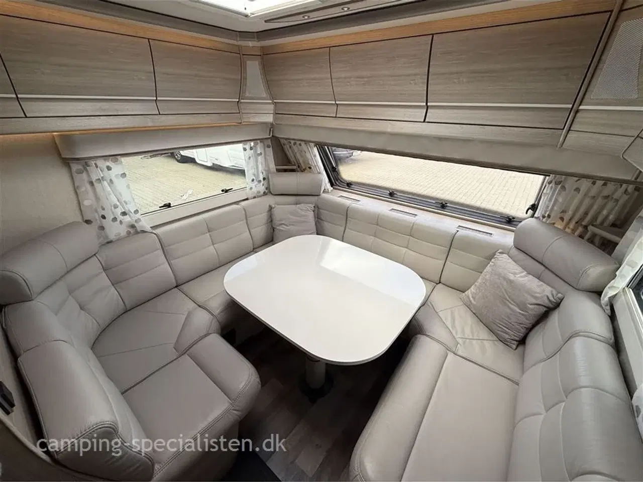 Billede 4 - 2023 - Kabe Royal 600 CXL DXL   Pæn og meget velholdt luksus campingvogn - Kabe Royal 600 CXL DXL fra 2023 - Kan nu opleves hos Camping-Specialisten