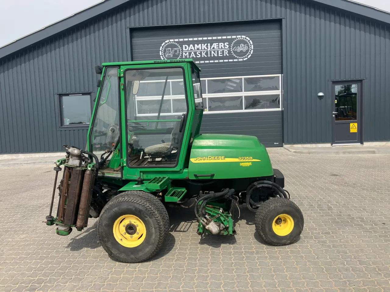 Billede 1 - John Deere 3235B 4 WD servo kun 1740 timer