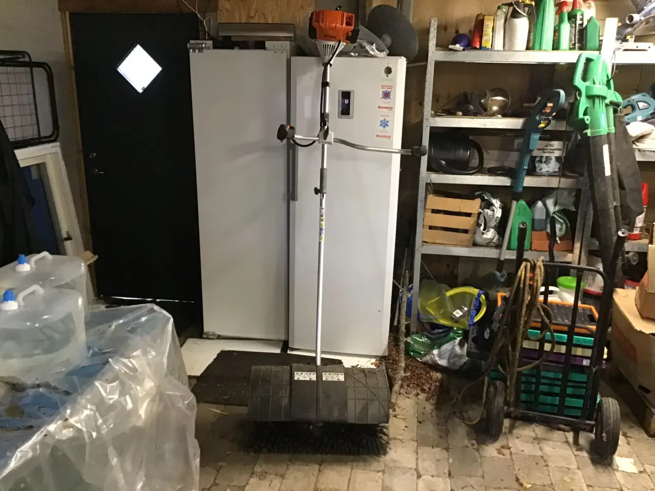 Billede 3 - Stihl 131 r multimaskine med fejekost