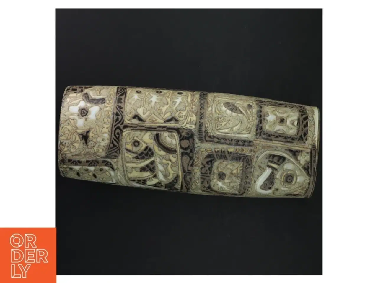 Billede 4 - Udsmykket vase (str. 29 cm lang. 10 x 9 cm)