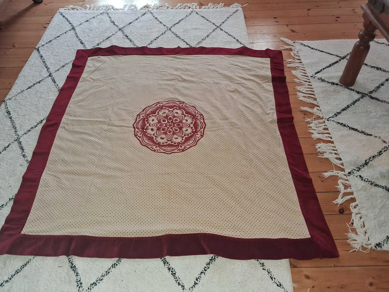 Billede 1 - Juledug eller juletræstæppe 