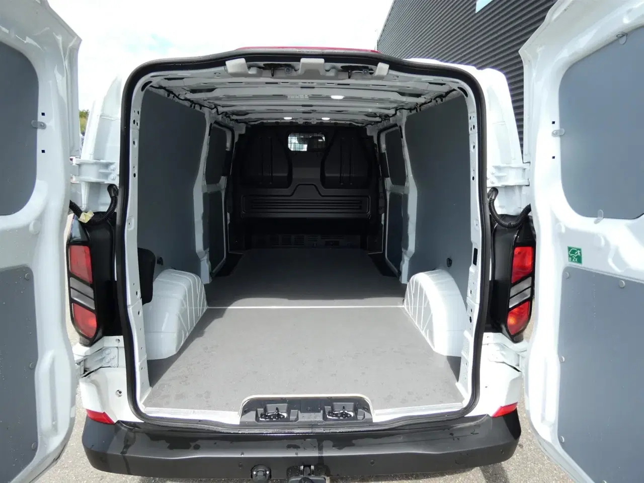 Billede 8 - Ford Transit Custom 300 L2H1 2,0 EcoBlue Trend 136HK Van 8g Aut.