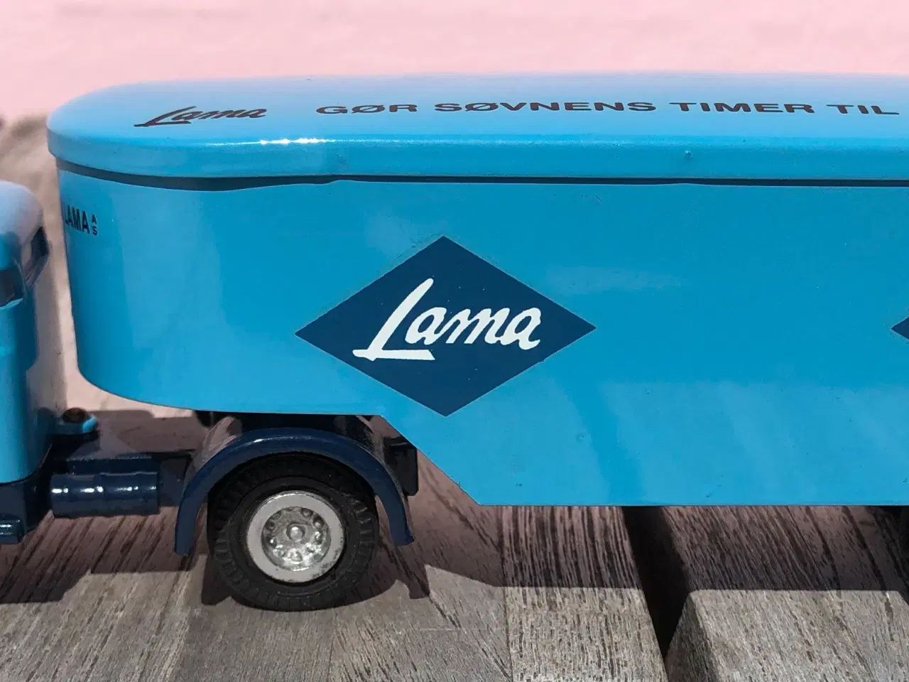 Billede 1 - VOLVO...LAMA SÆTTEBIL
