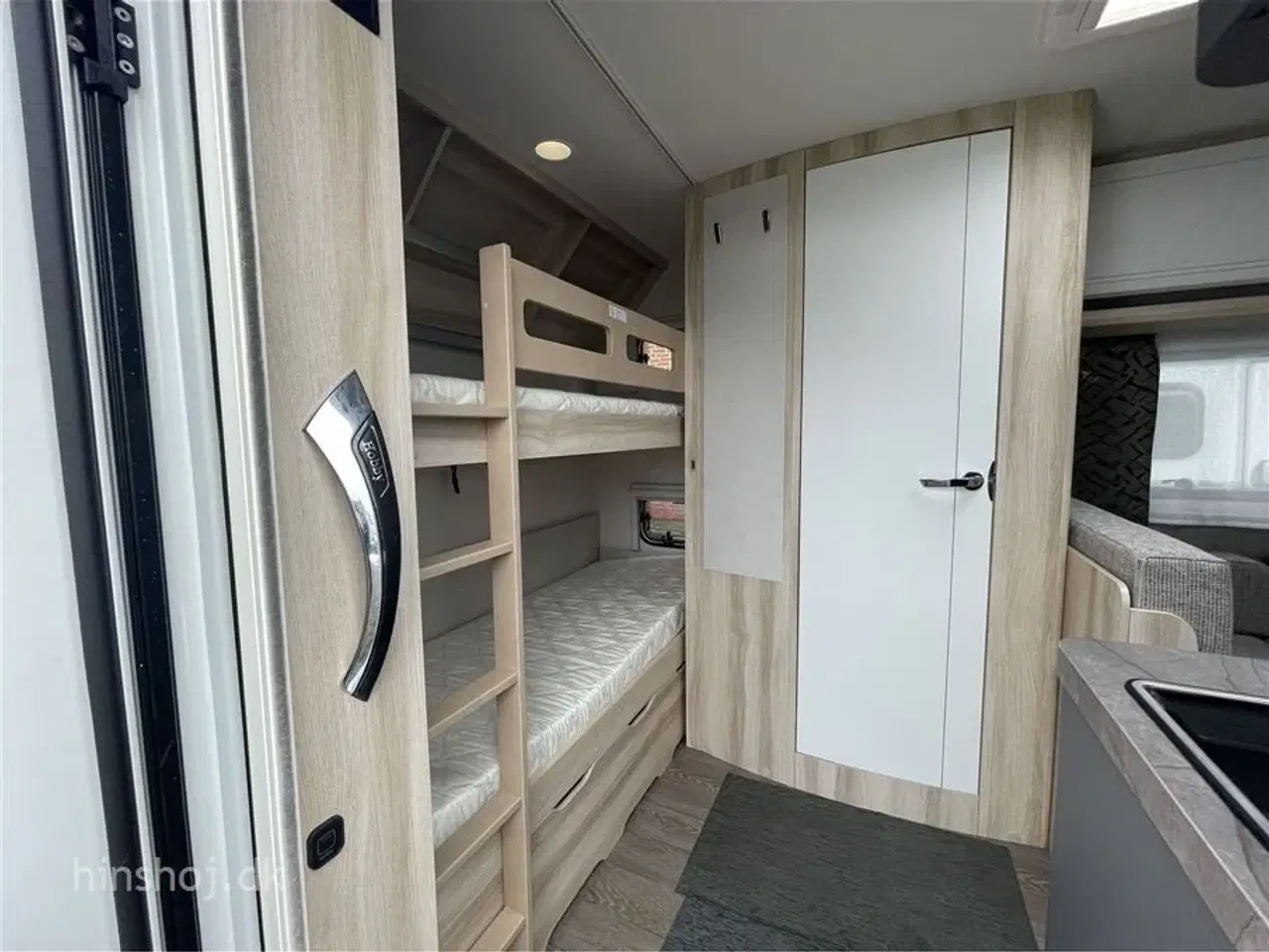 Billede 6 - 2024 - Hobby De Luxe 490 KMF   Med dobbeltseng og køjer fra Hinshøj Caravan A/S