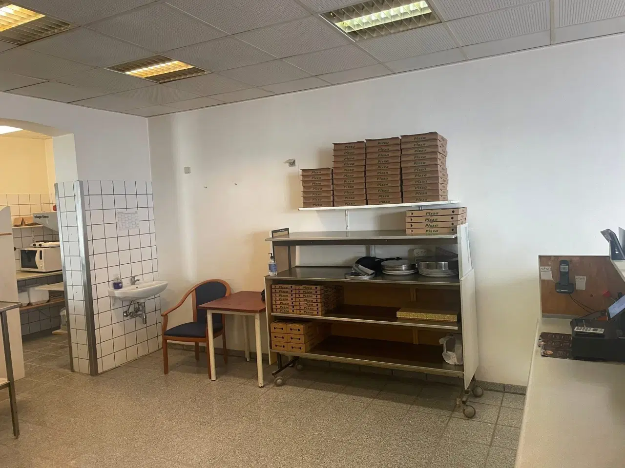 Billede 5 - Pizza- og Grillbutik til Salg – Central Beliggenhe