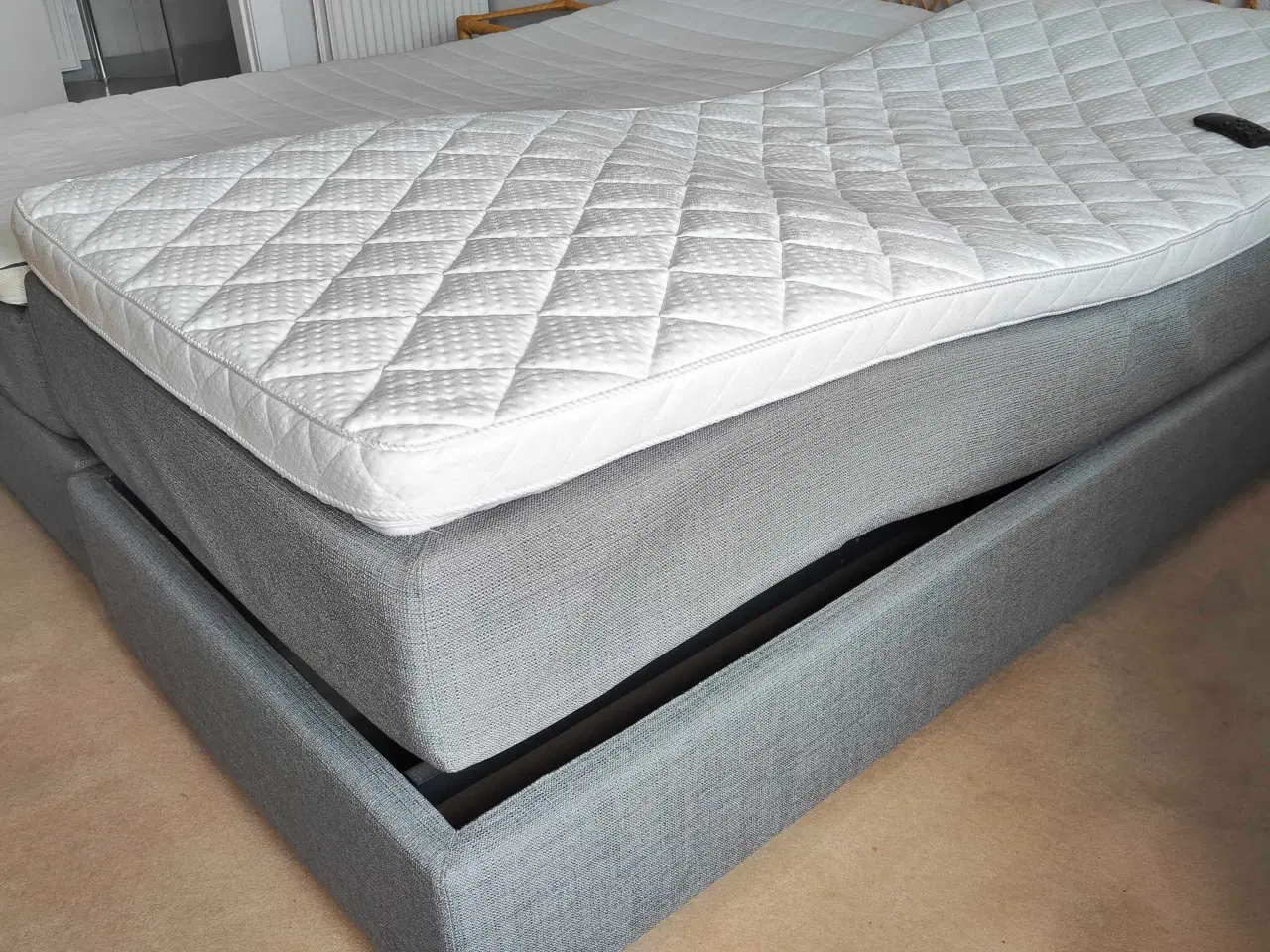 Billede 5 - To stk JENSEN elevations senge fra 2021