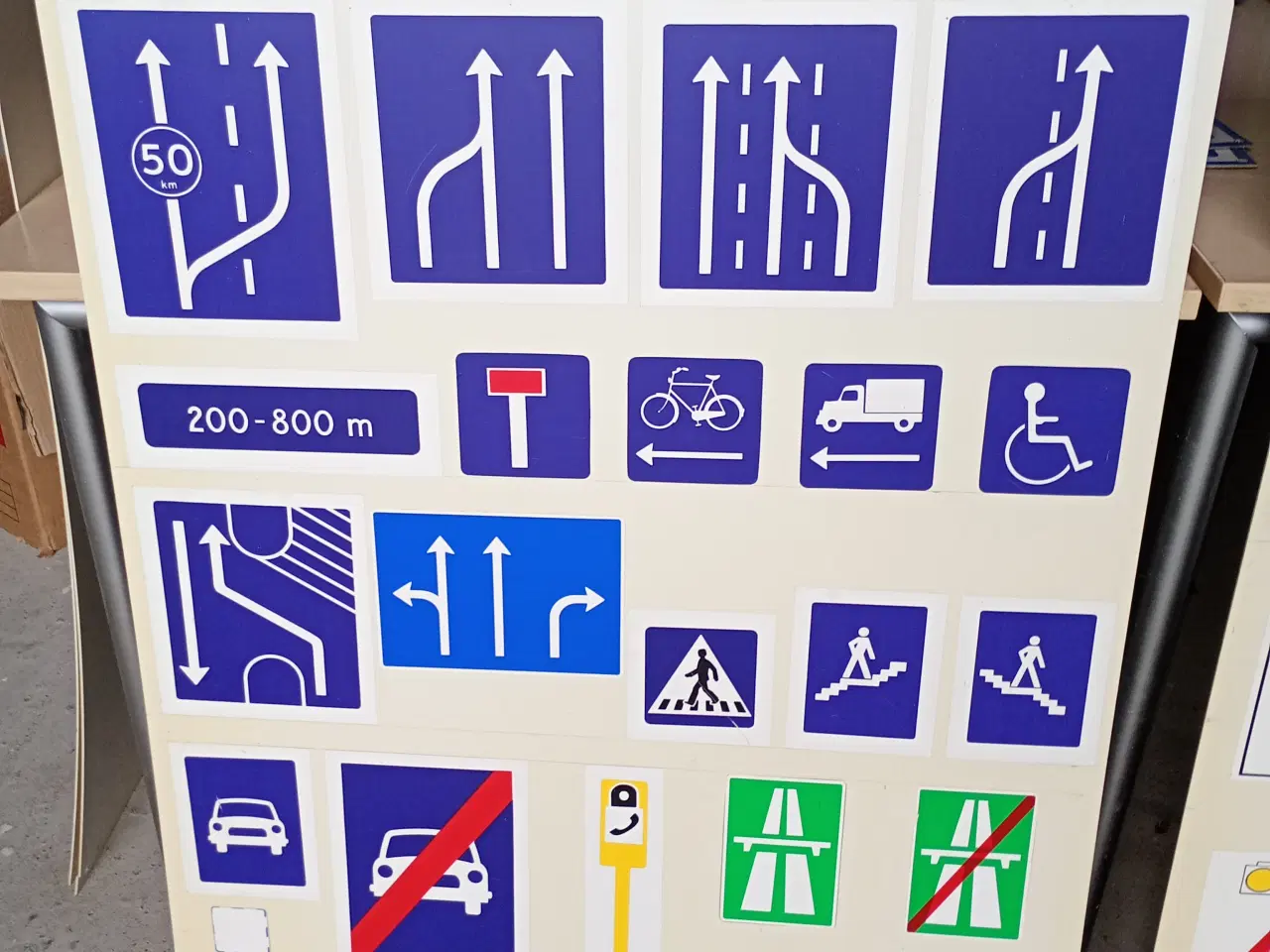 Billede 4 - Gamle Teori skilte og 2 stk blik skilte