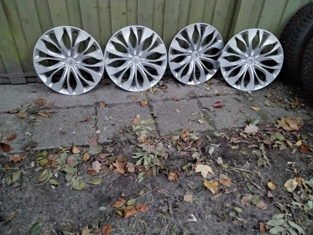 Billede 1 - Citroen org. navkapsler