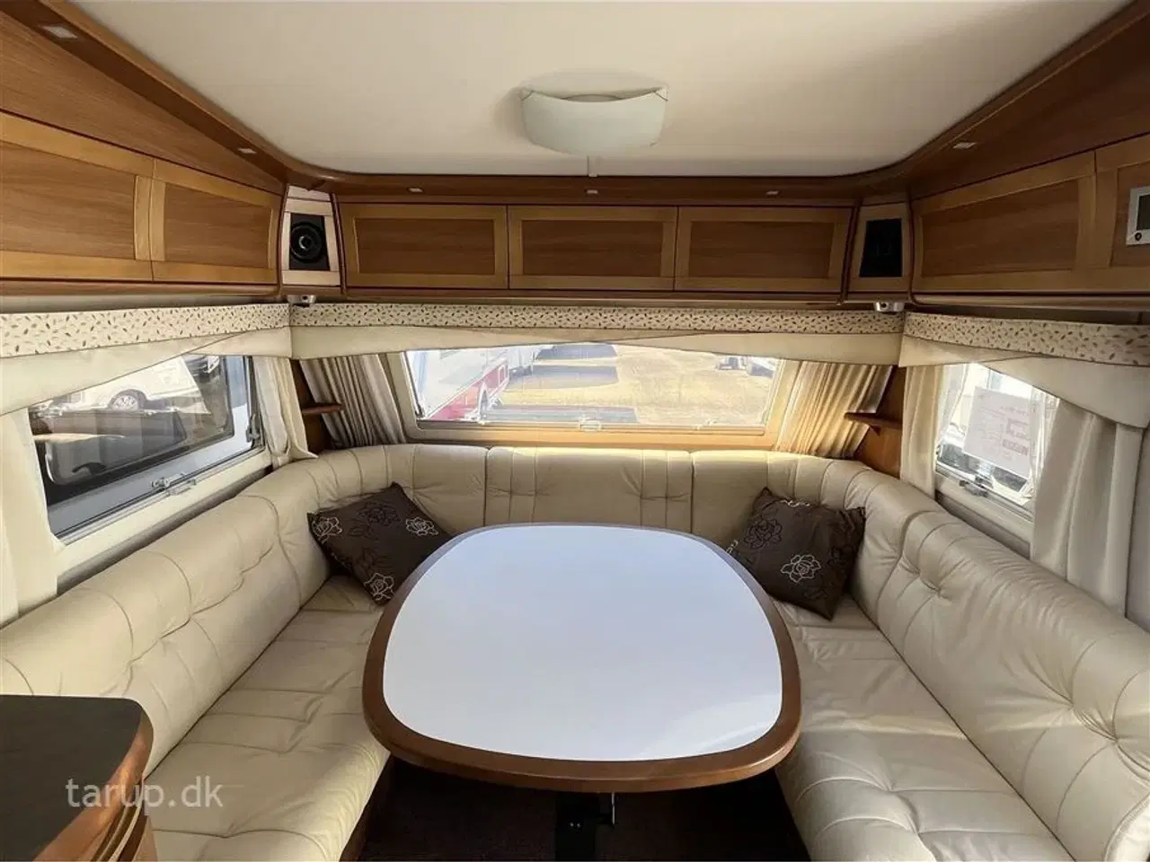 Billede 5 - 2011 - Kabe Royal 560 XL KS   mover, rundsiddegruppe, ALDE centralvarme, skind i siddegruppe, vandbåren gulvvarme, køleskab, stabilisator, fransk dobbeltseng