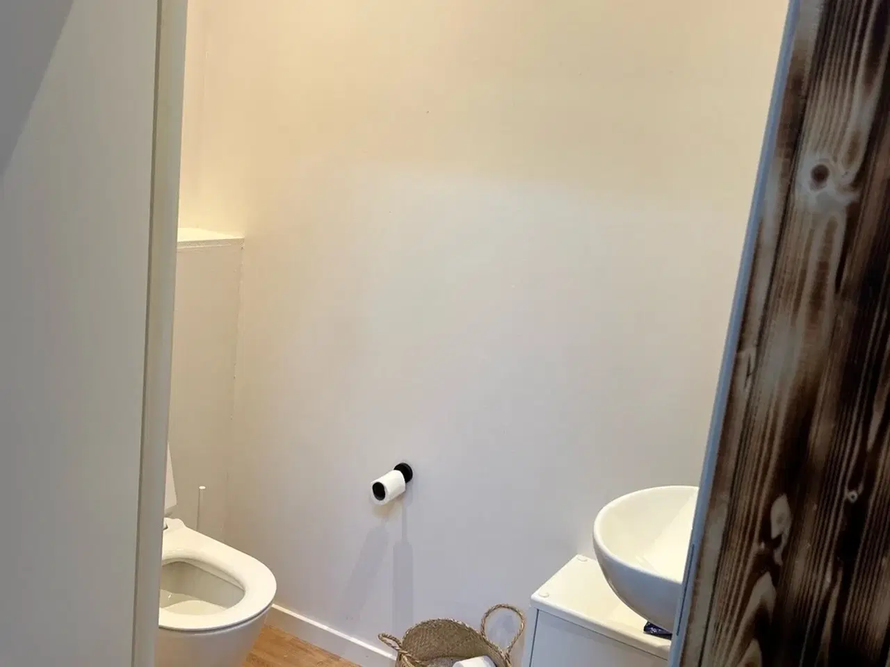 Billede 8 - Stor regulær lagerhal med kontor til lav pris