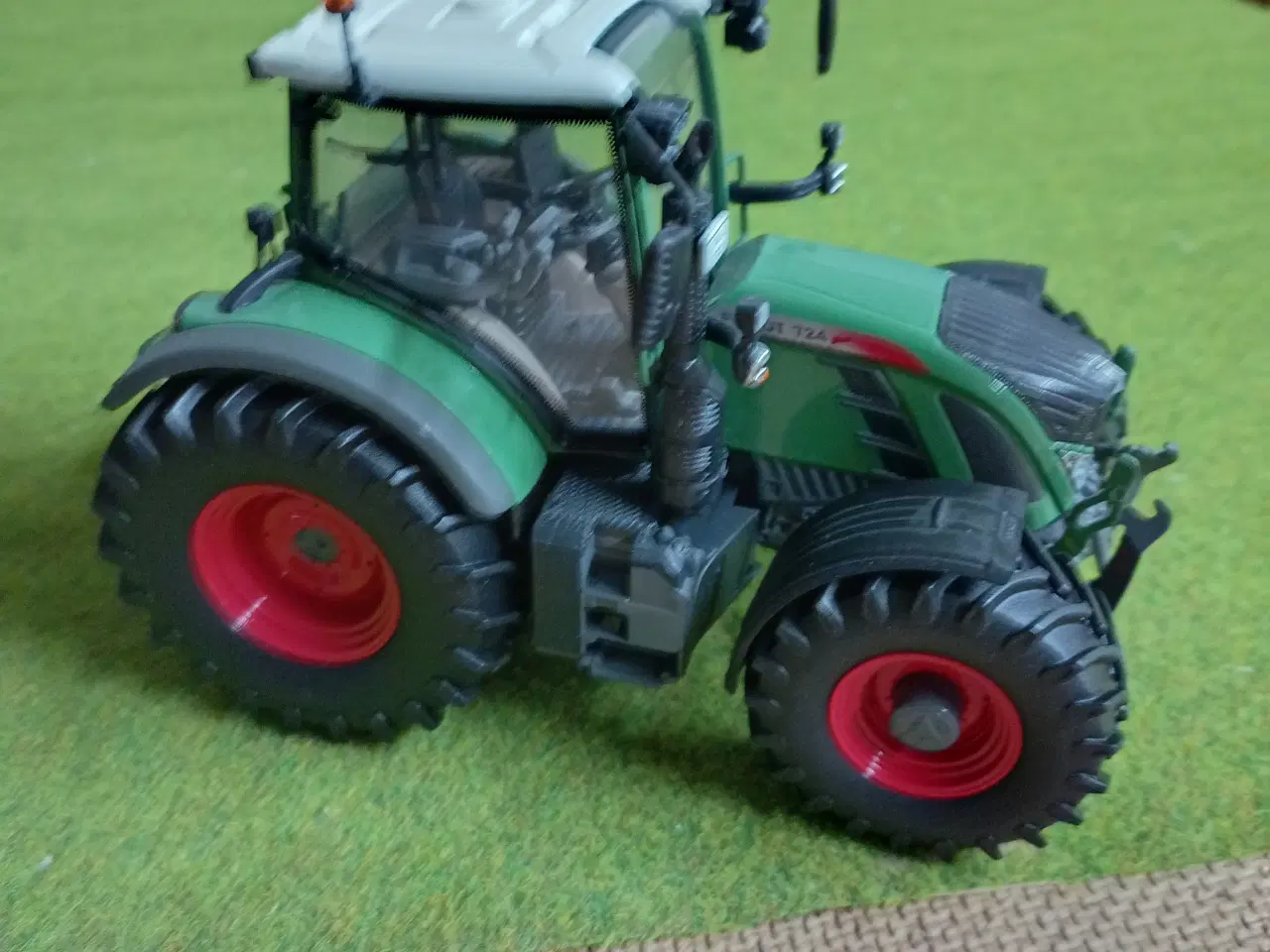 Billede 4 - Universal Hobbies Fendt