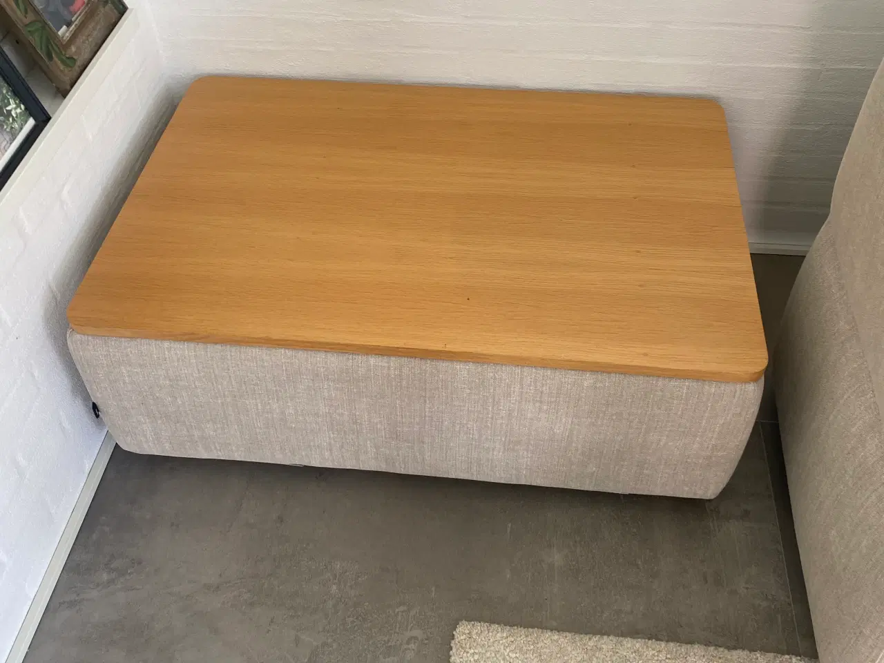 Billede 3 - Sofa med chaiselong i lys grå/beige inkl puff