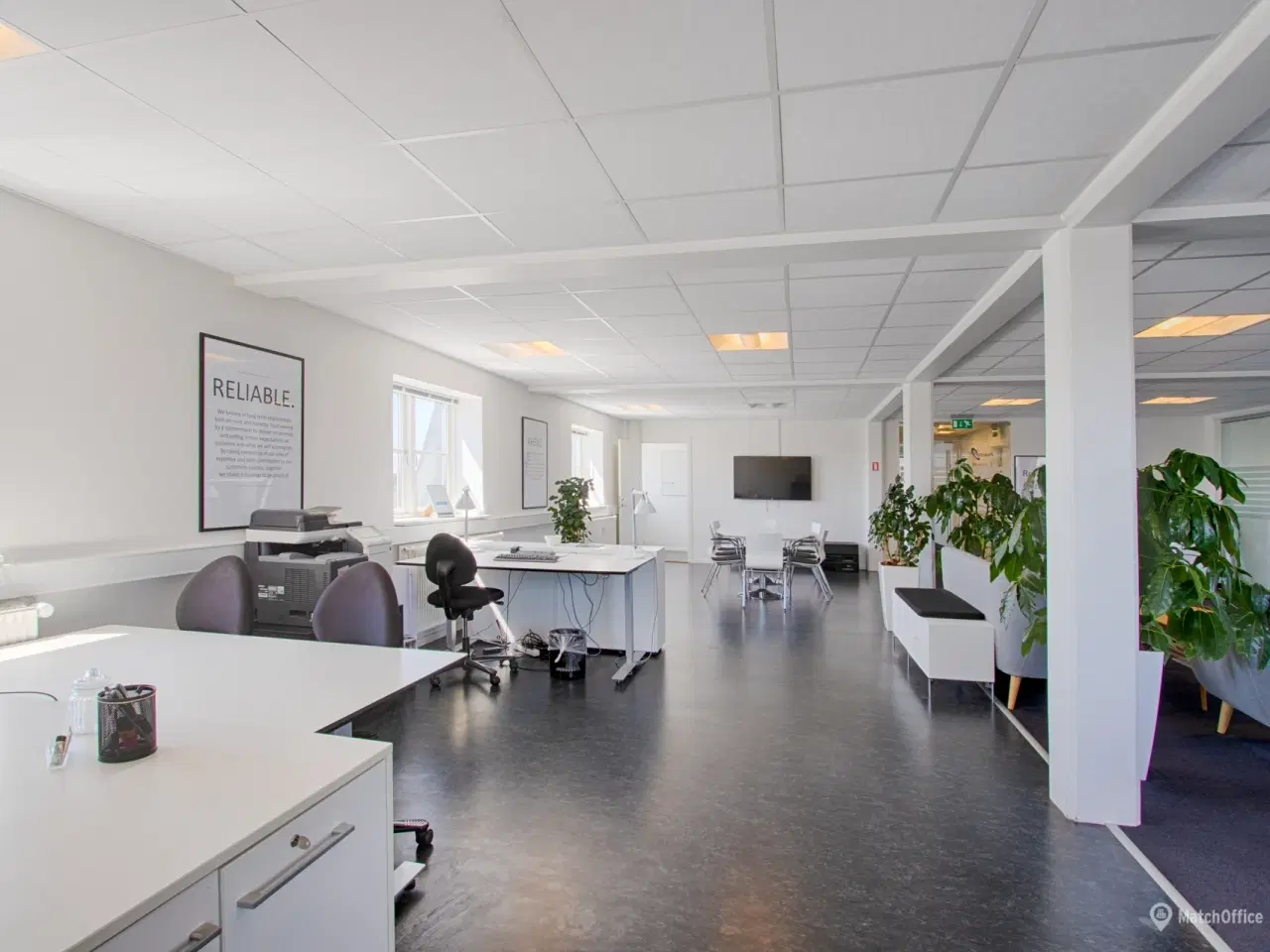 Billede 8 - Lækkert lyst kontorlejemål/showroom/undervisningslokaler centralt i Herlev