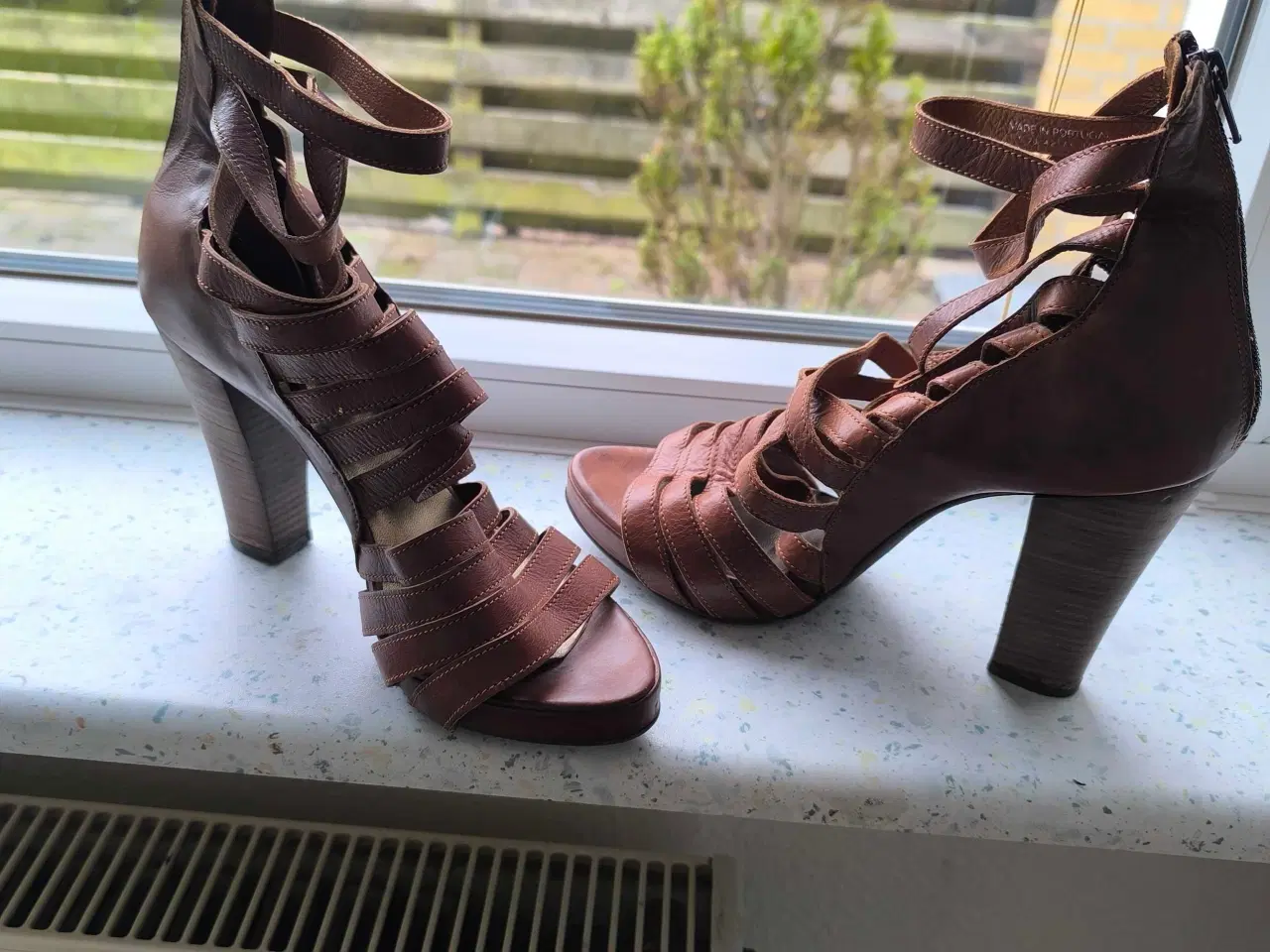 Billede 1 - Høj hæl sandaler 