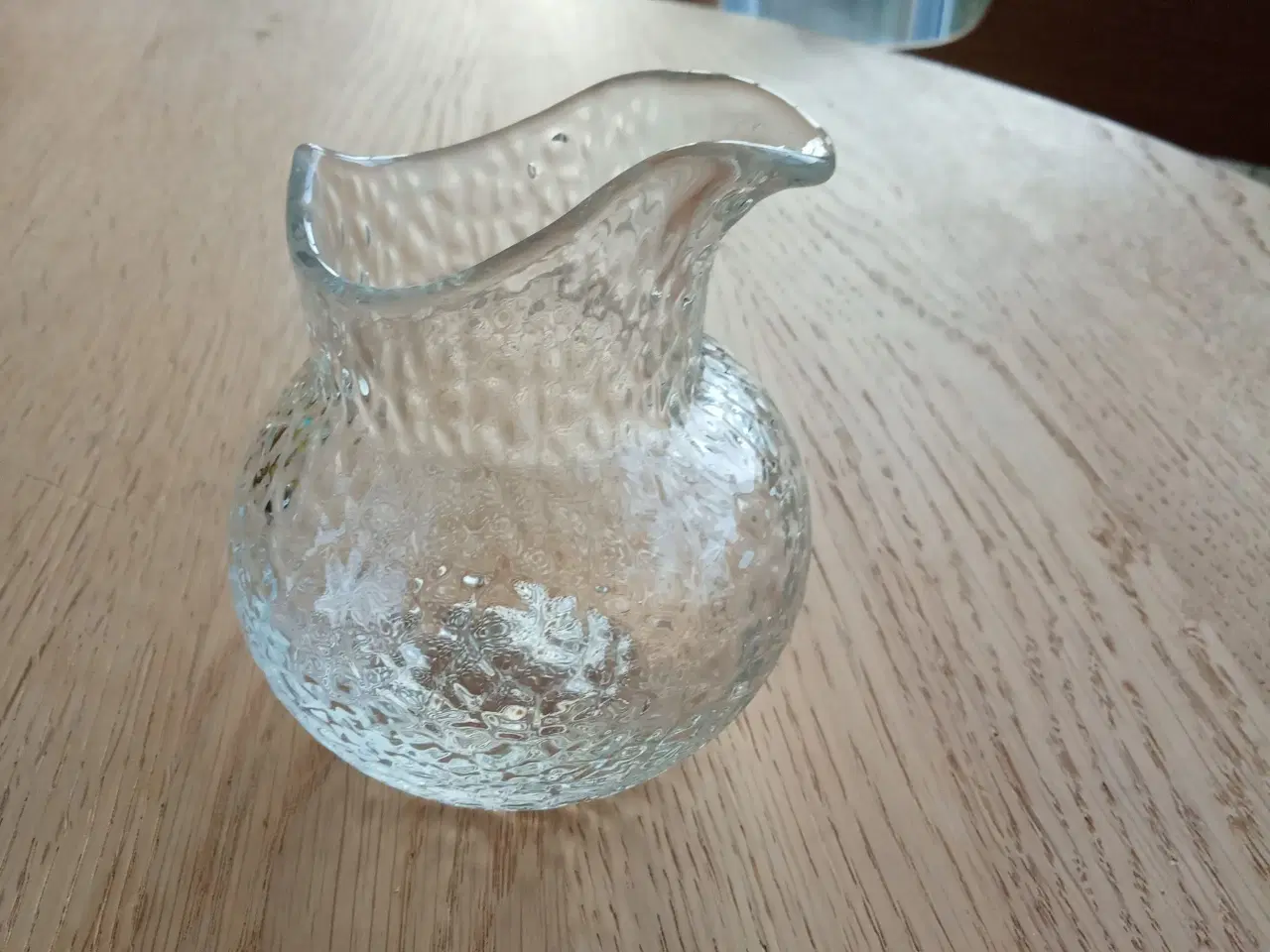 Billede 2 - Flødekande i nubret klar glas