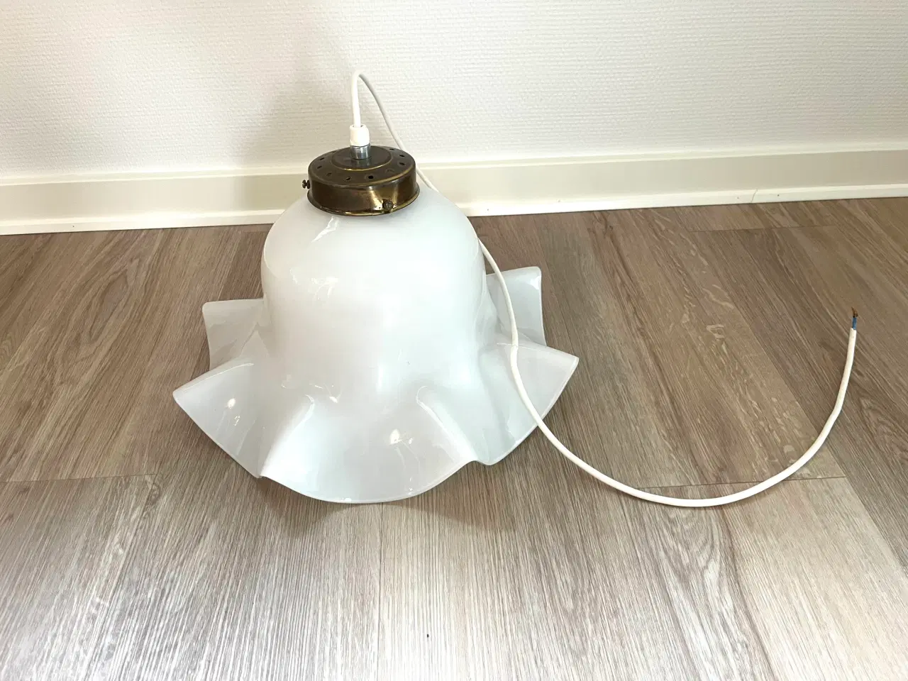 Billede 1 - Fin antik lampe sælges