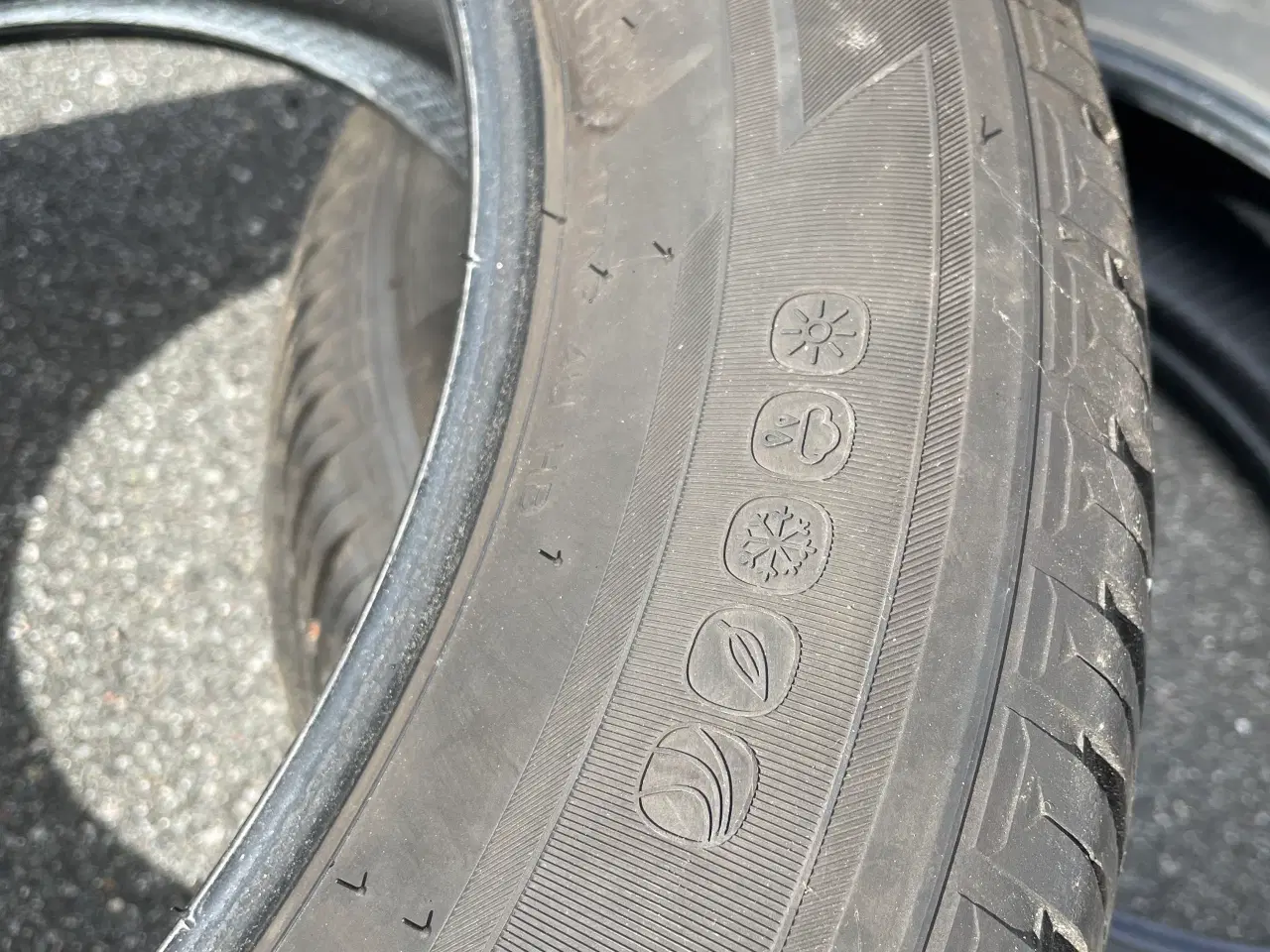 Billede 4 - 255/60R18 H100 HelÅrs Dæk