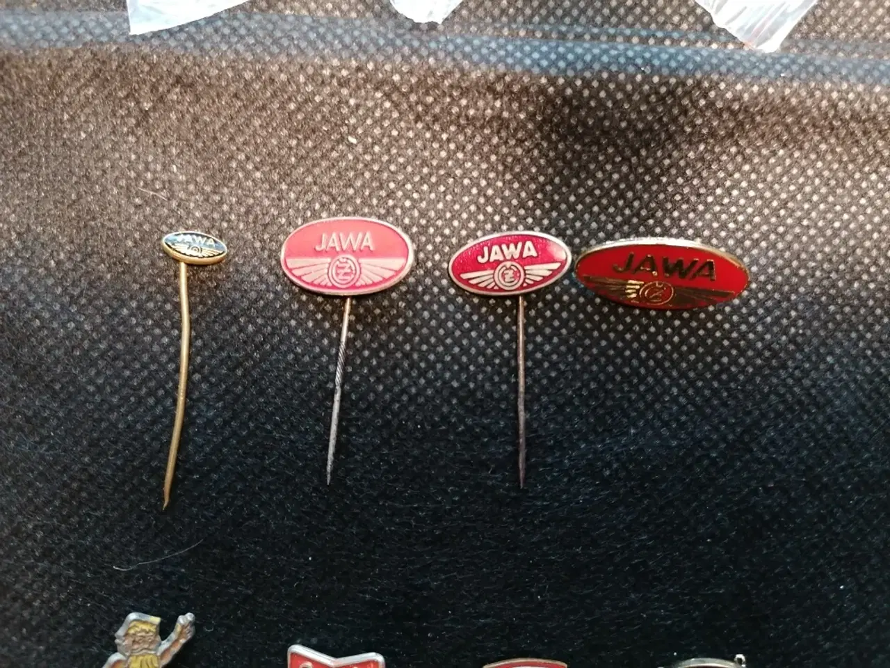 Billede 18 - Samler Pins mange sjældne.