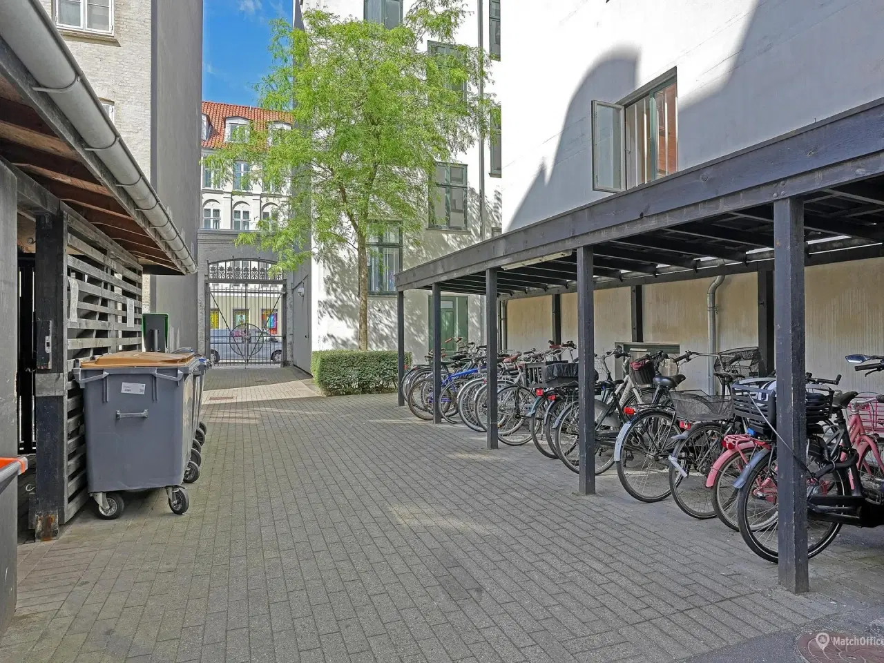 Billede 17 - Pænt herskabslejemål med adgang til Saga-gårdens ”grønne oase”