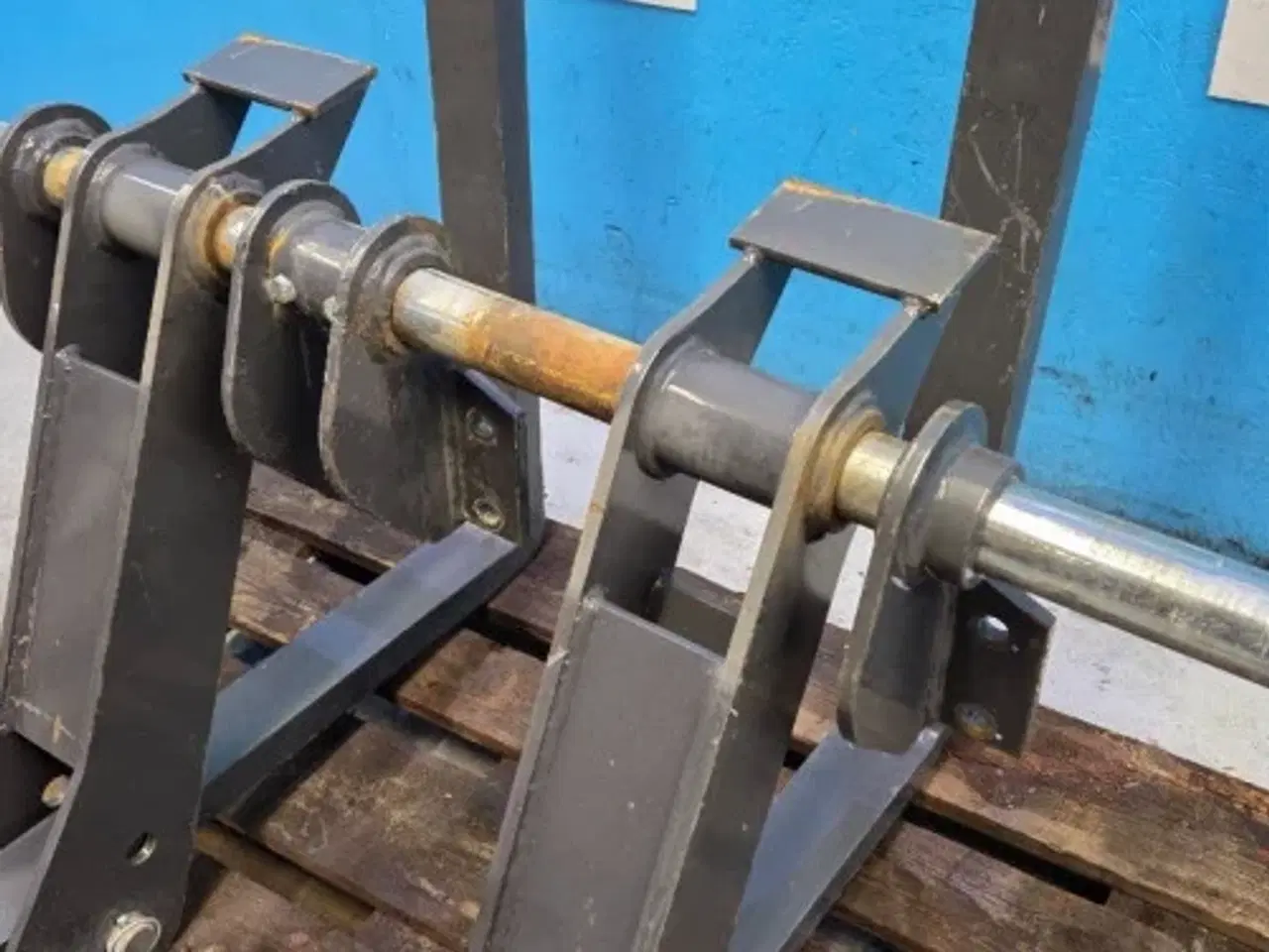 Billede 10 - New Holland B115C Pallegafler Kit 87310367