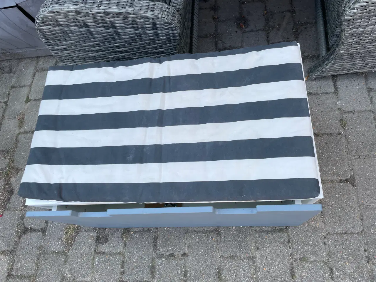 Billede 4 - Bænk med opbevaring 