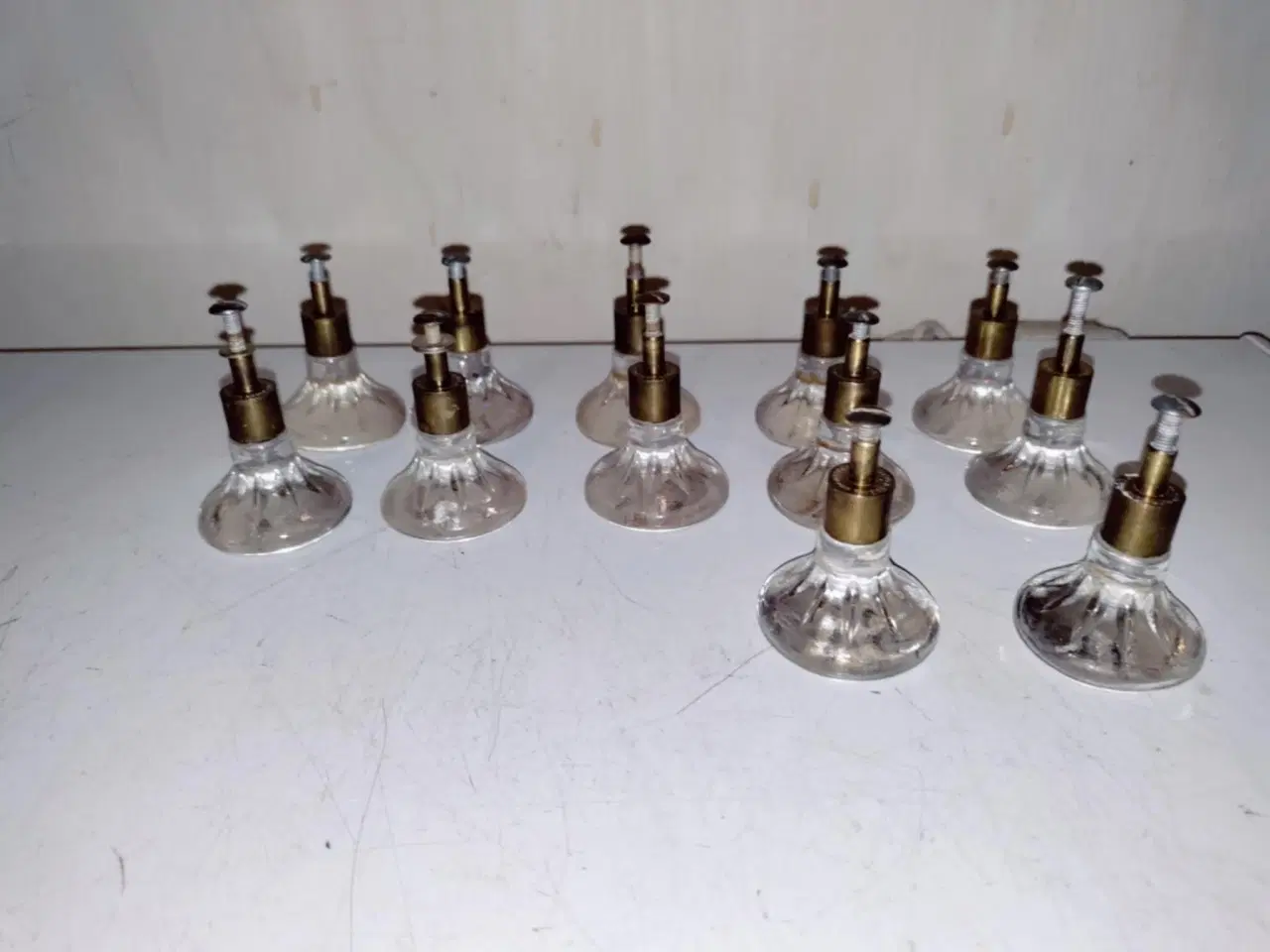 Billede 1 - 12 fede klare runde glas greb prisen er pr stk