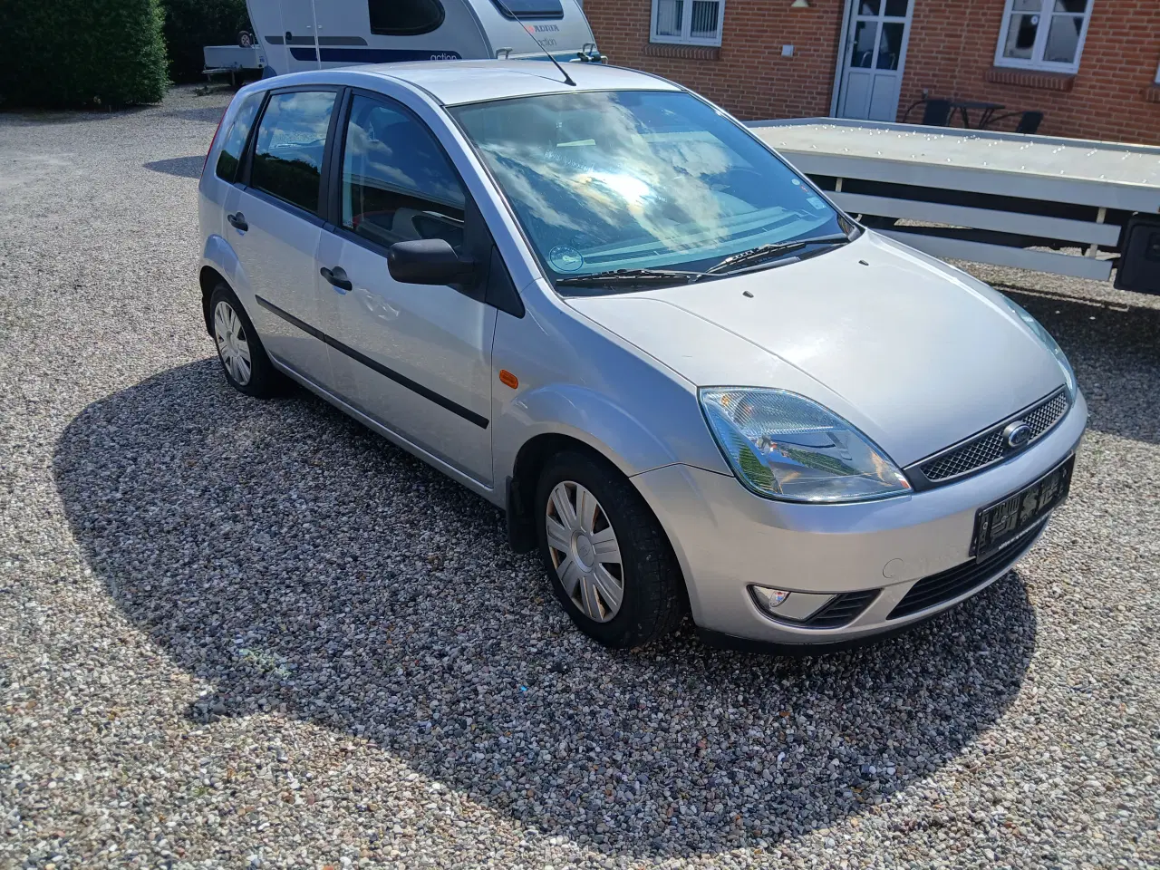 Billede 2 - Ford Fiesta 1,6. 163.000km. Nysynet 