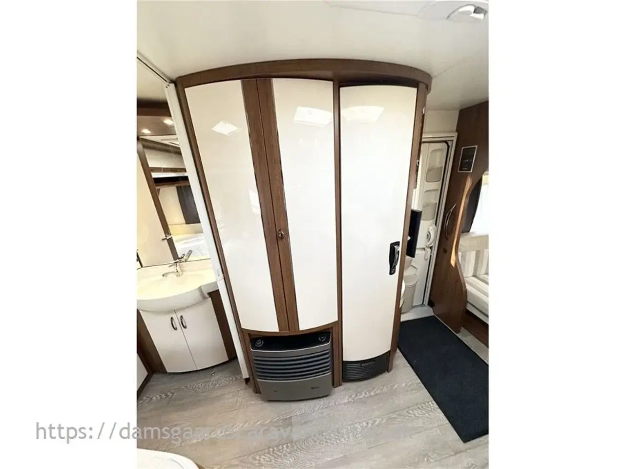 Billede 32 - 2016 - Hobby Excellent 560 CFe   Dobbeltseng-Gulvtemp.-Mover-Telt