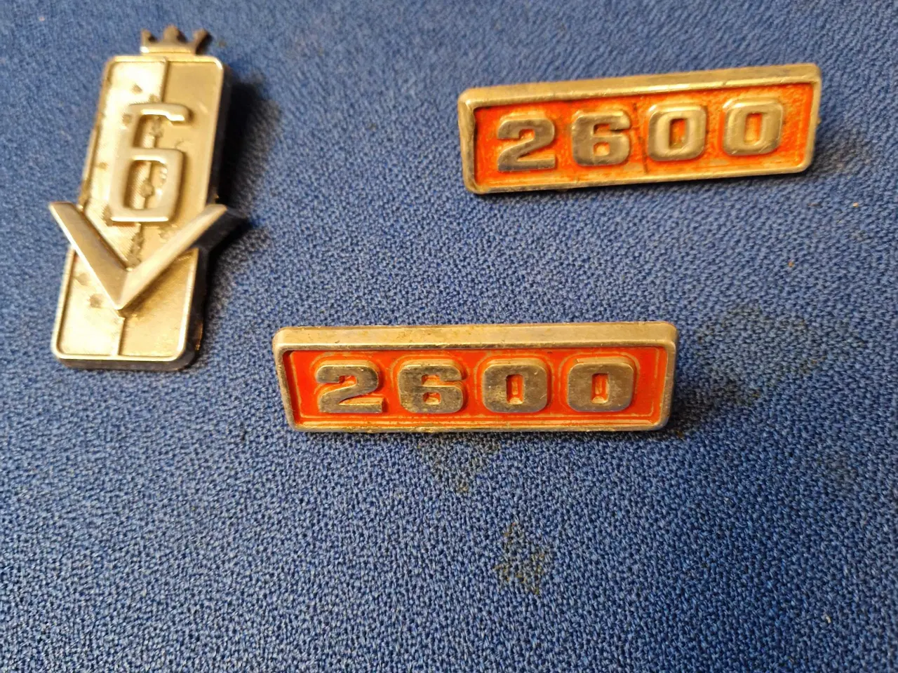 Billede 1 - Taunus  v6 2600 m emblemer