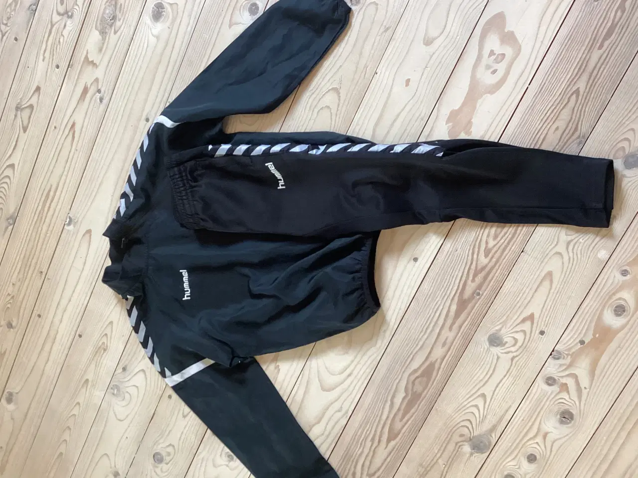 Billede 1 - Fodboldbukser og windbreaker