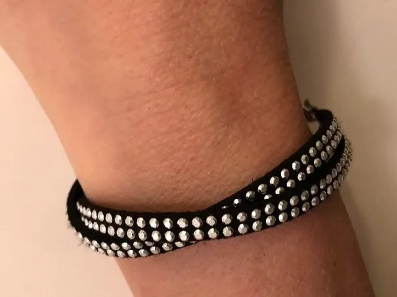 Billede 1 - HÅNDLAVET ARMBÅND med bling