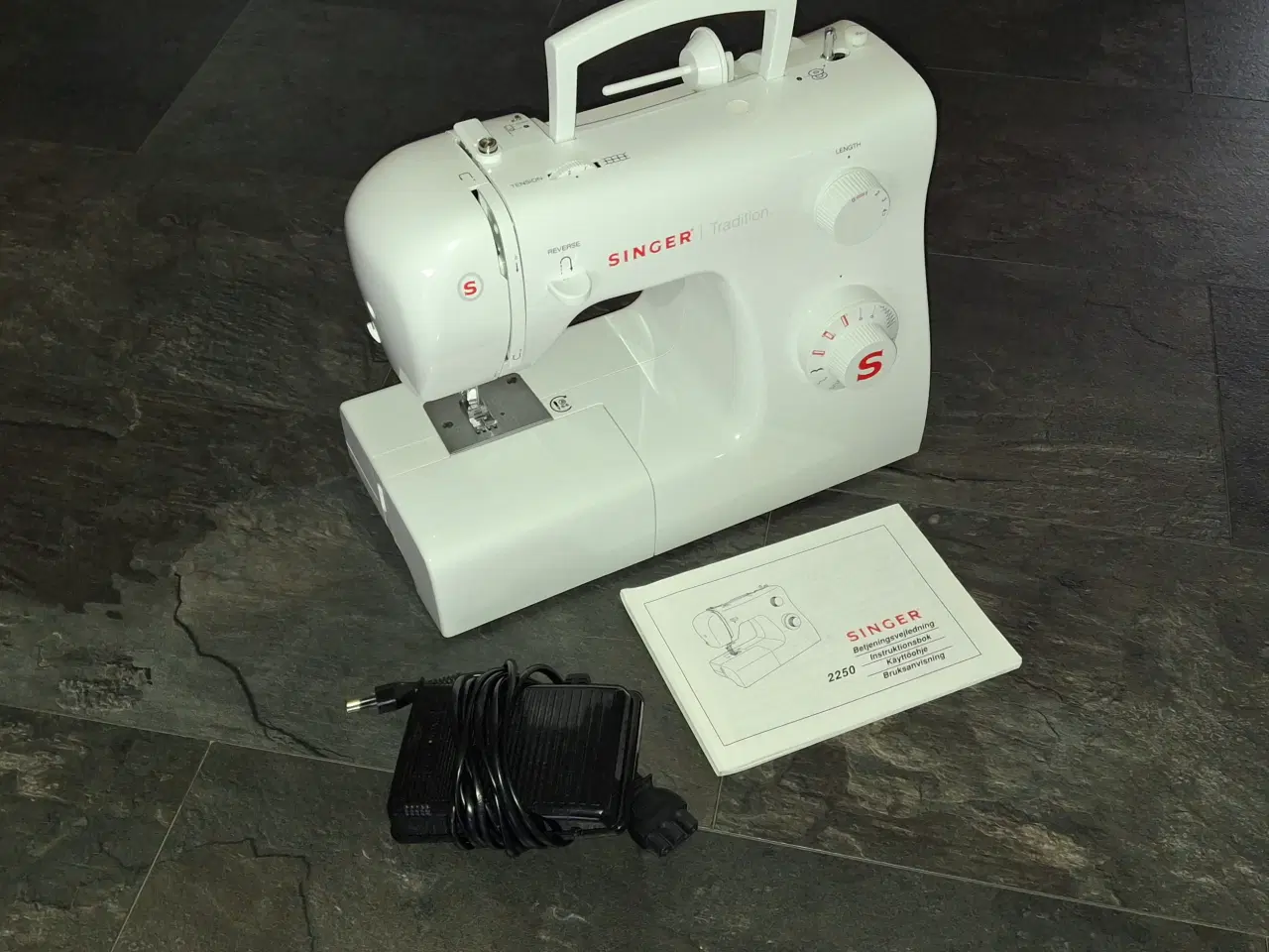 Billede 1 - Singer 2250