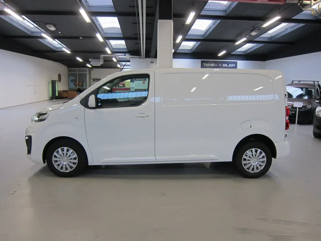 Billede 2 - Peugeot Expert 2,0 BlueHDi 122 L2 Premium EAT8 Van