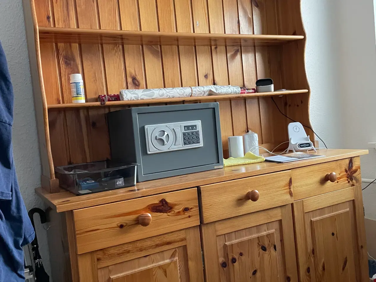 Billede 1 - Reol /underskab