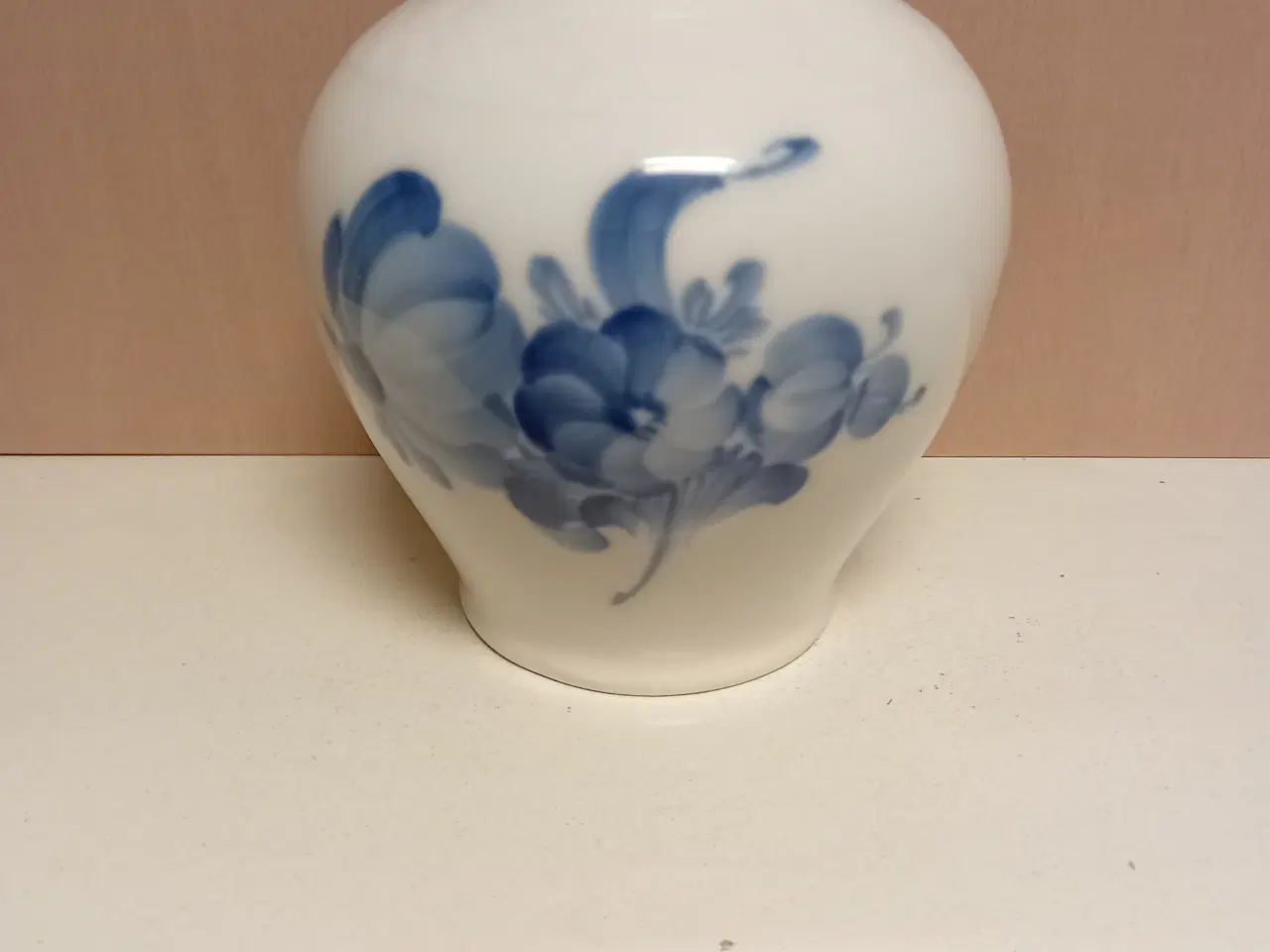 Billede 1 - Lille vase. Blå Blomst.  10/8257