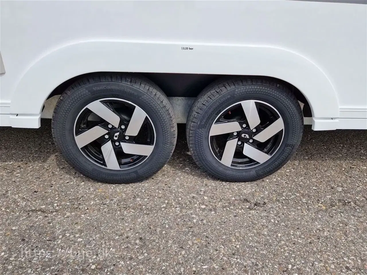 Billede 21 - 2023 - Adria Alpina 753 HK   Køb denne vogn og vælg mellem en gratis mover eller Isabella Capri telt