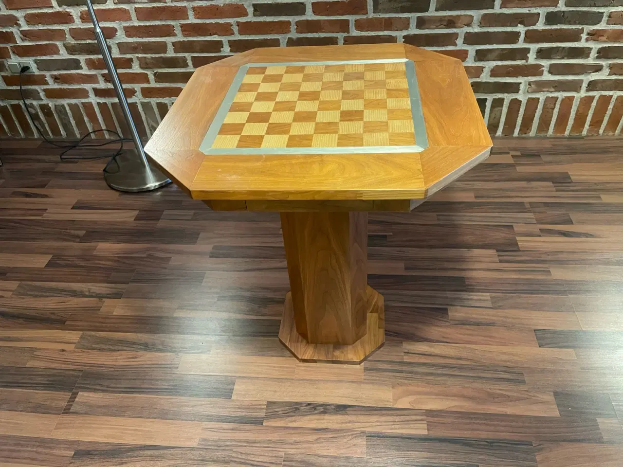 Billede 1 - Skakbord snedkermøbel