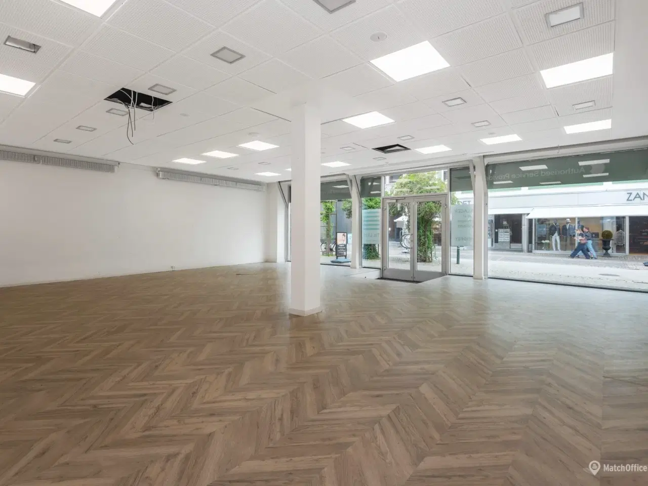 Billede 6 - Særdeles synligt lejemål med bred facade midt i gå-gaden