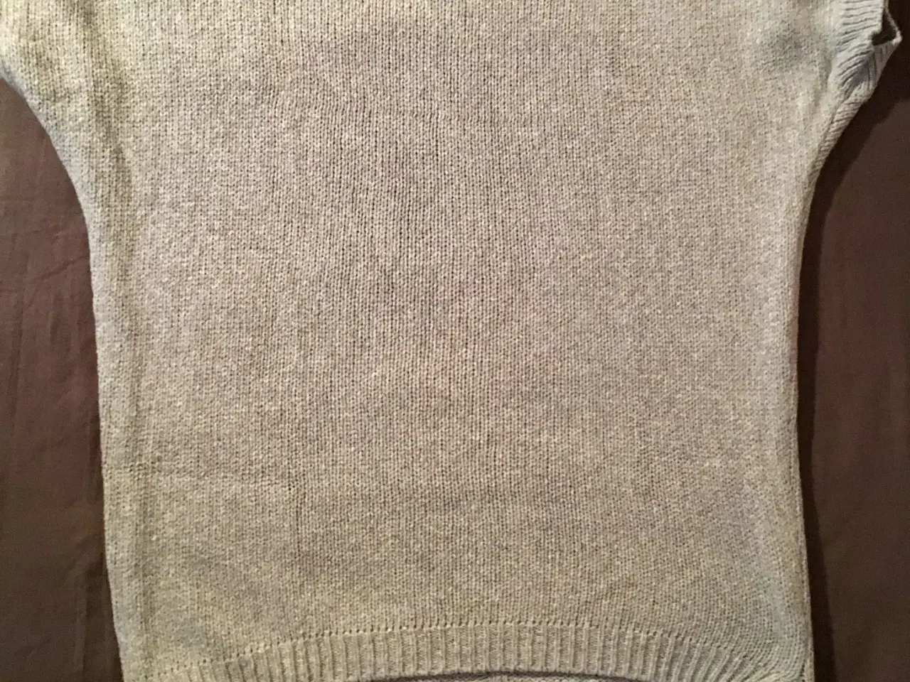 Billede 4 - Lysegrå strikket bluse til salg