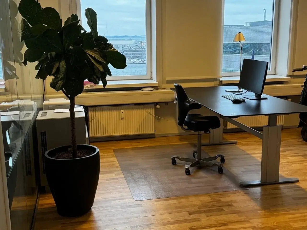 Billede 2 - Moderne coworking plads til leje på Europaplads 2 med fantastisk udsigt