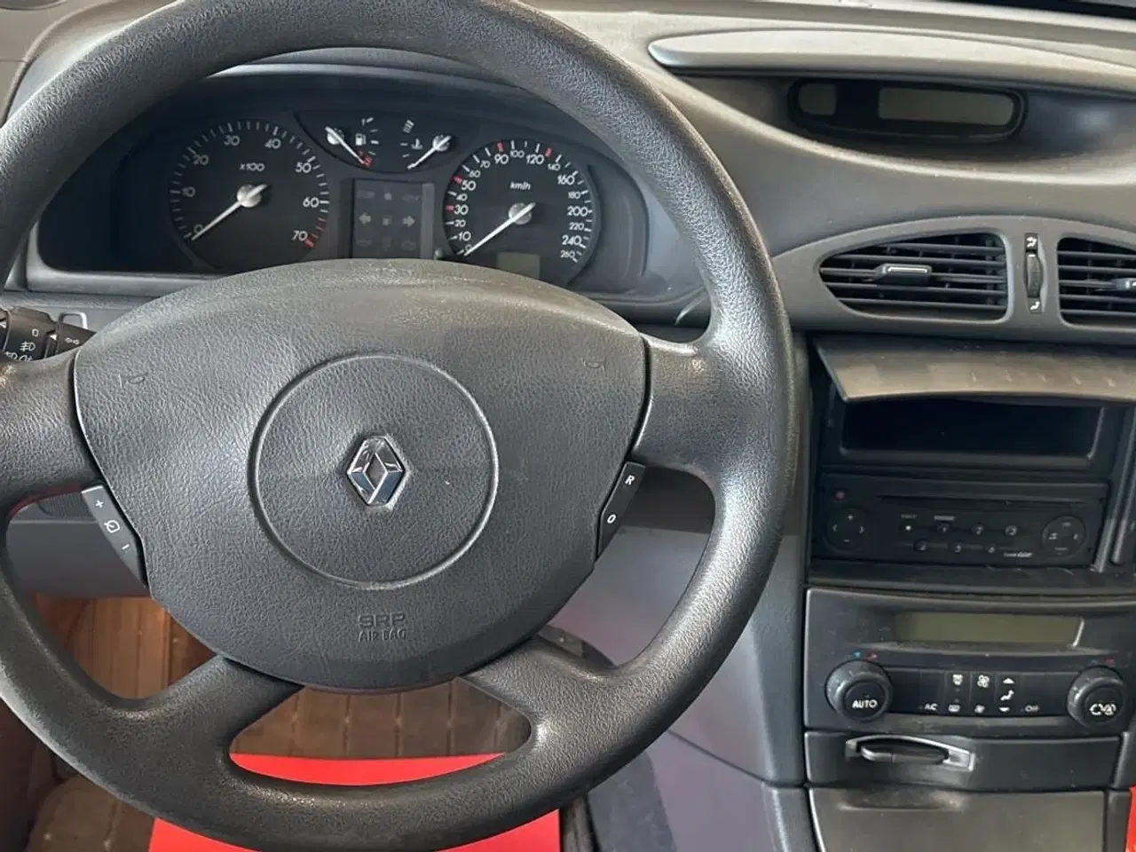 Billede 8 - Renault Laguna Tjek 1,8 16V Authentique 123HK 5d