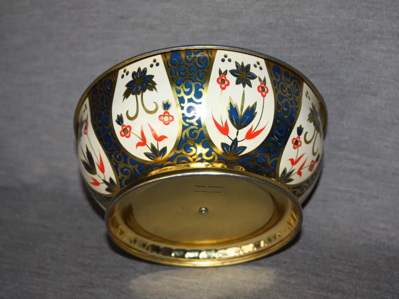 Billede 4 - Crown Derby dåse med låg 17,5 cm