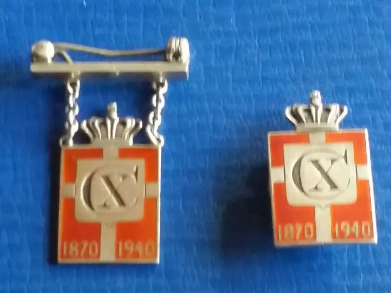 Billede 1 - Kongemærker Chr d X i sølv