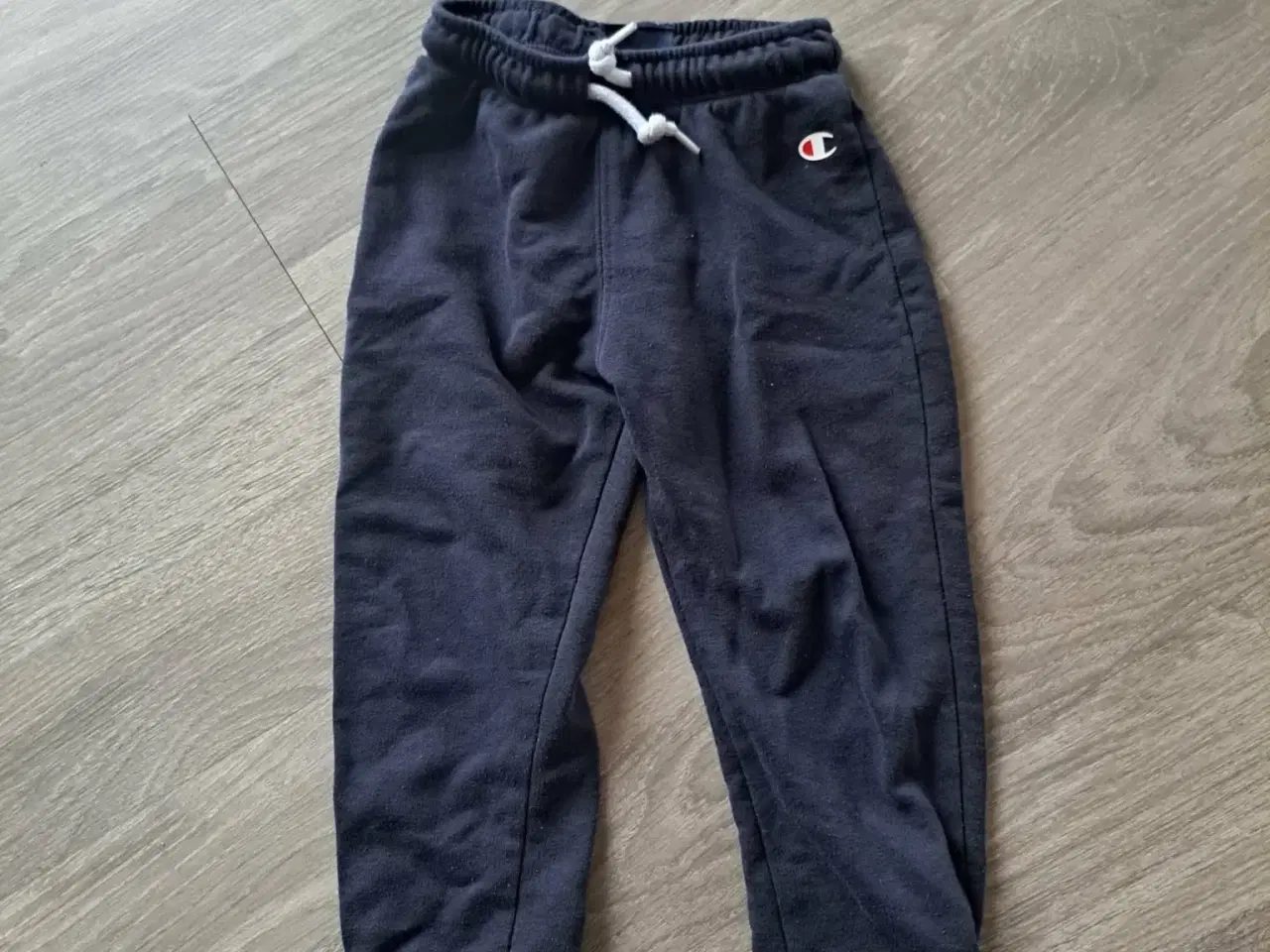 Billede 4 - drenge bukser og trøjer