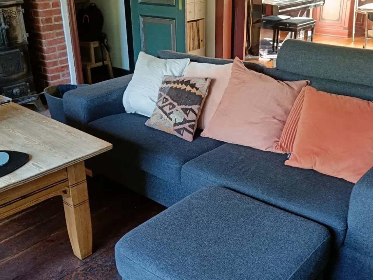 Billede 2 - Sofa, m. puf og nakkestøtte