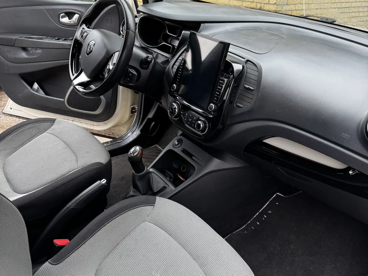 Billede 3 - Lækker økonomisk bil