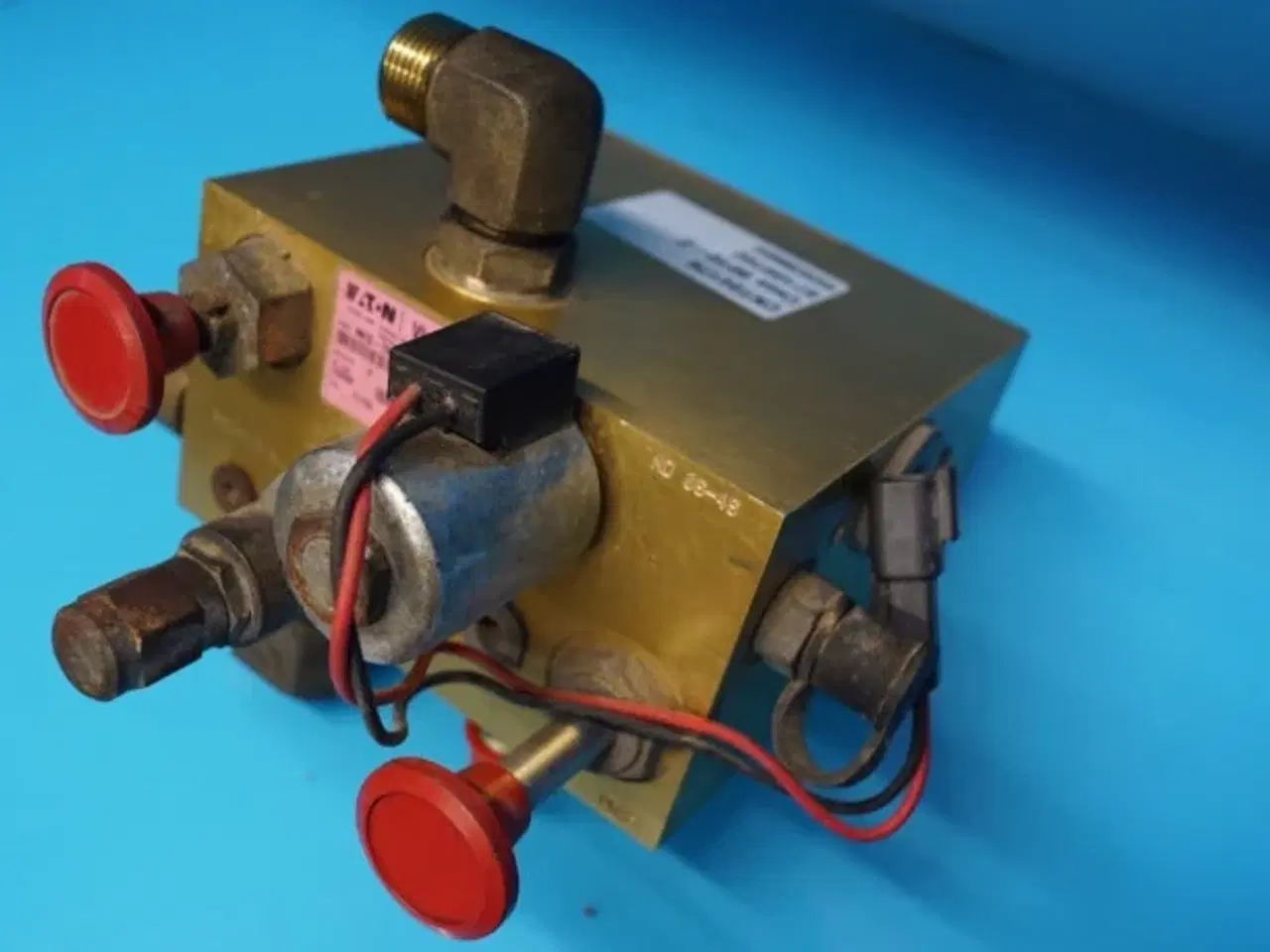 Billede 9 - Case 8010 Hydraulikventil 87109702